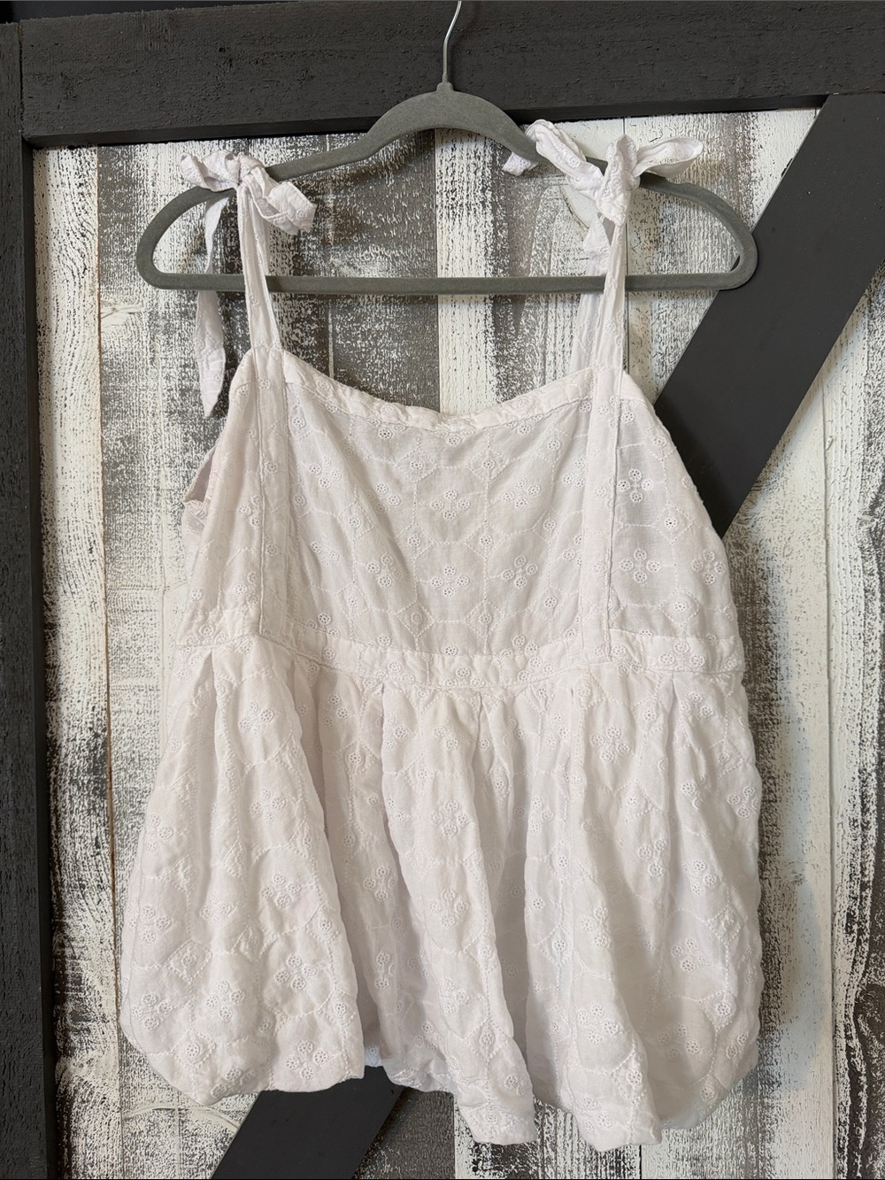 Old Navy White Eyelet Tie-Shoulder top